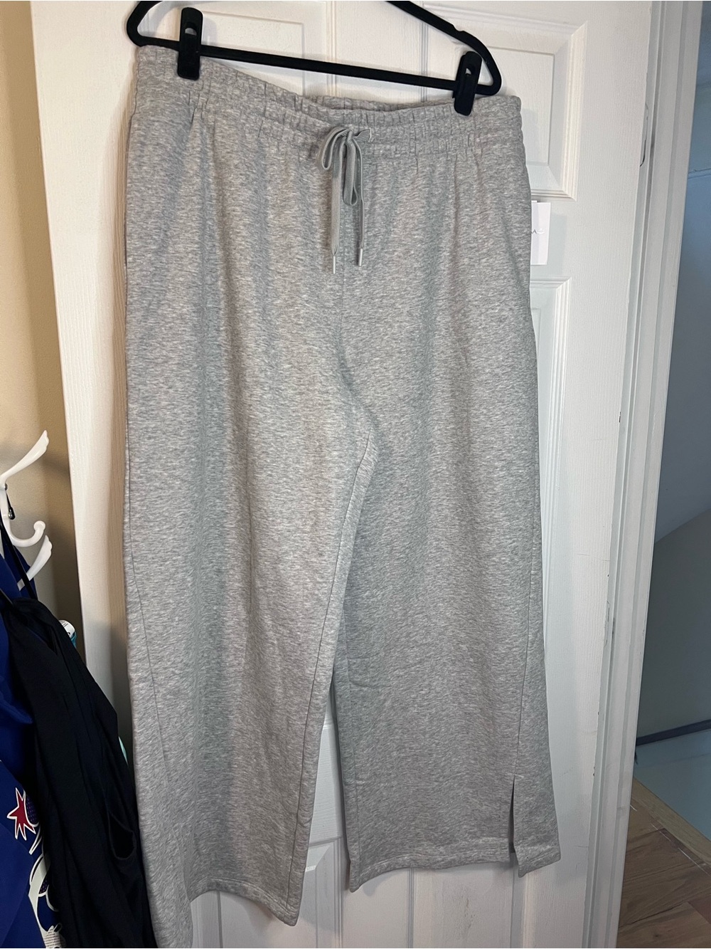 #792 NWT Beyond Yoga LuxeFleece Wide Leg Pants XXL Short Gray - Picture 2 of 6